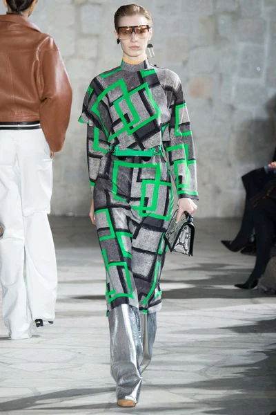 Look 33